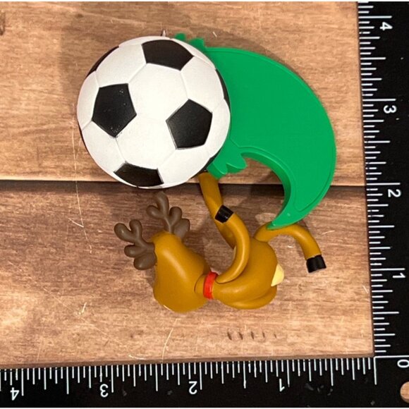 2015 HALLMARK KEEPSAKE ORNAMENT QG01409 SOCCER STAR - Picture 5 of 5